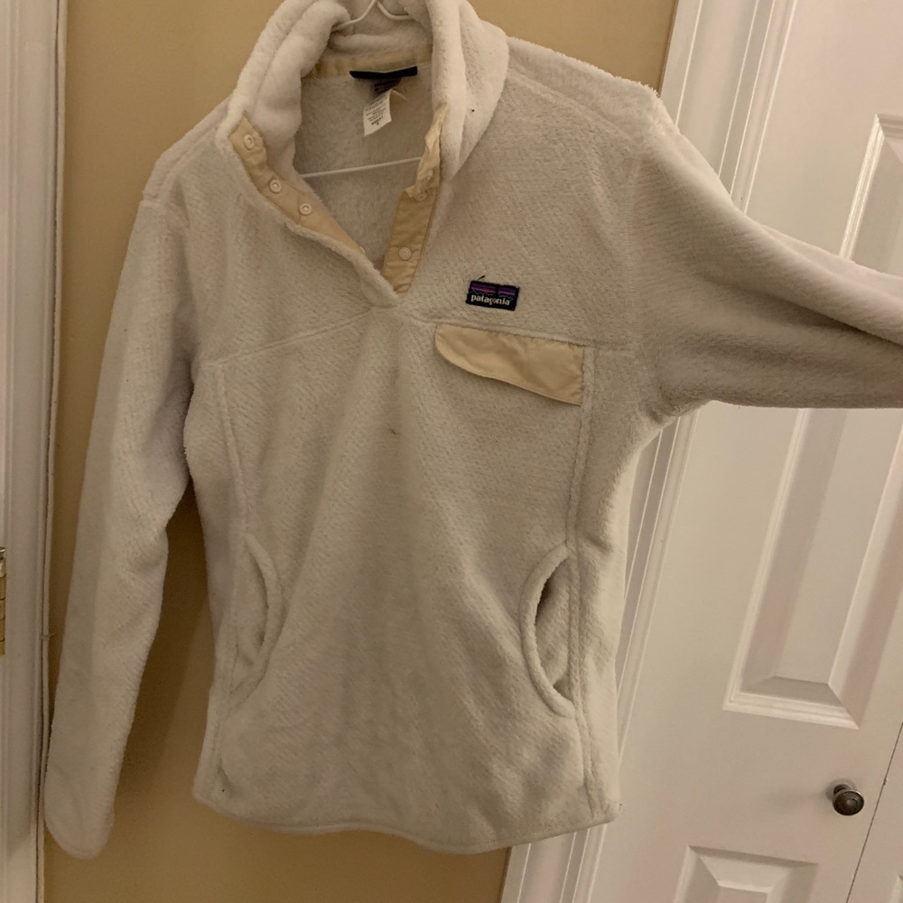 White Patagonia fleece - white size Medium - Picture 3 of 3